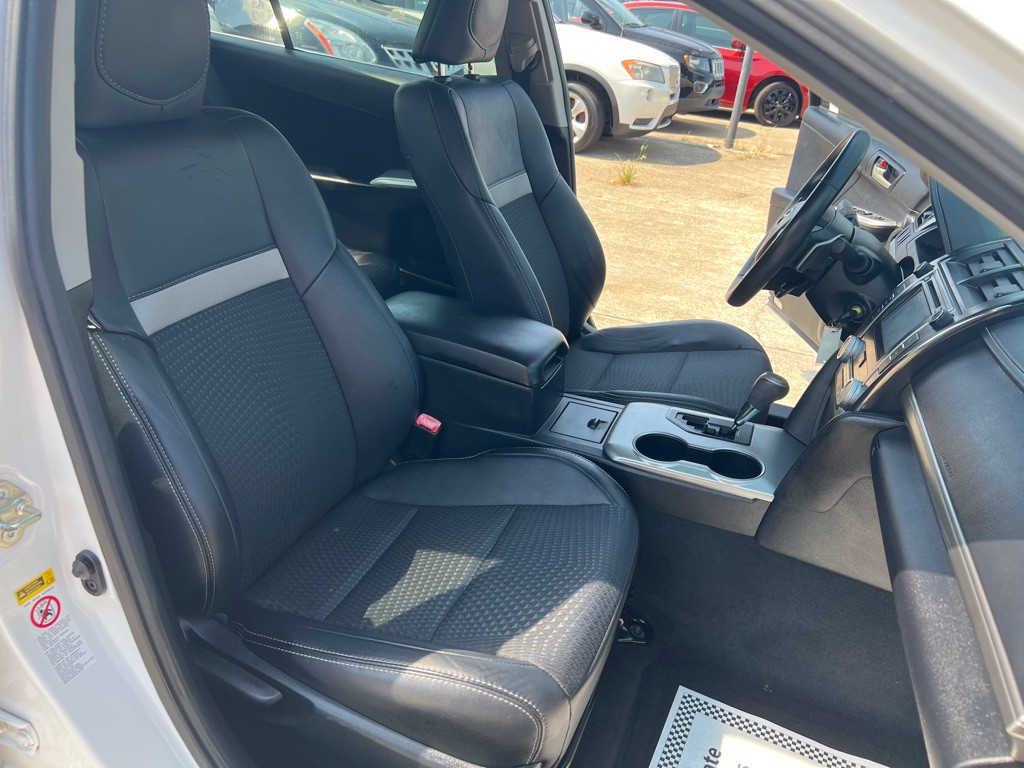 2012 Toyota Camry Image 34