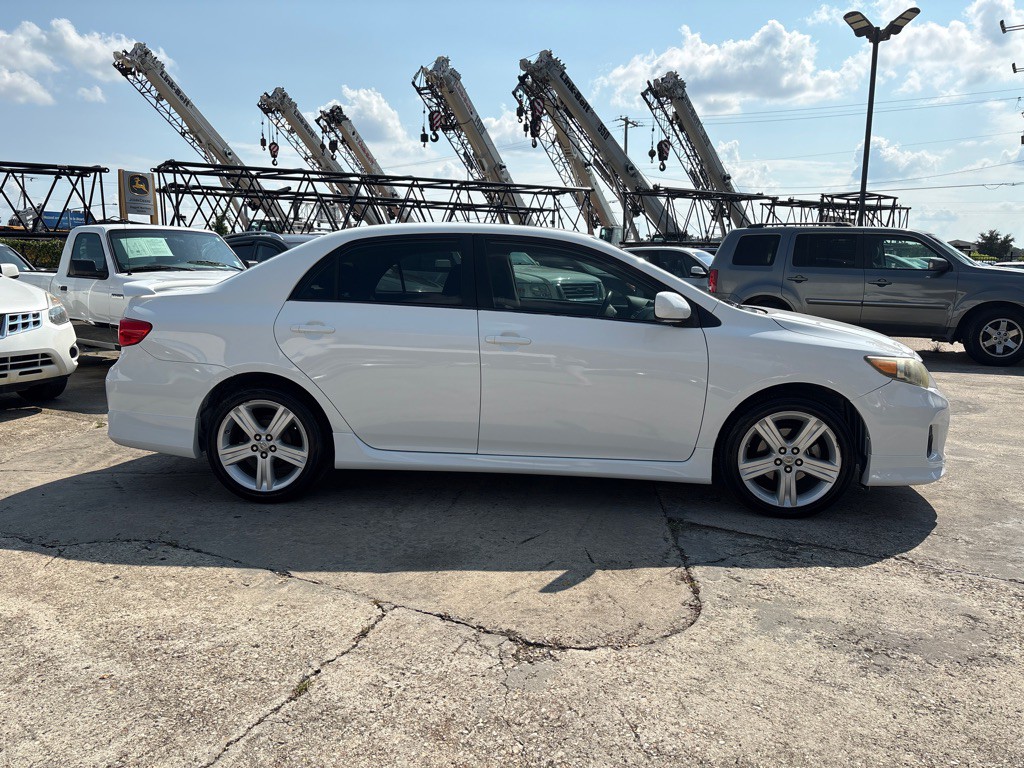 2013 Toyota Corolla Image 4