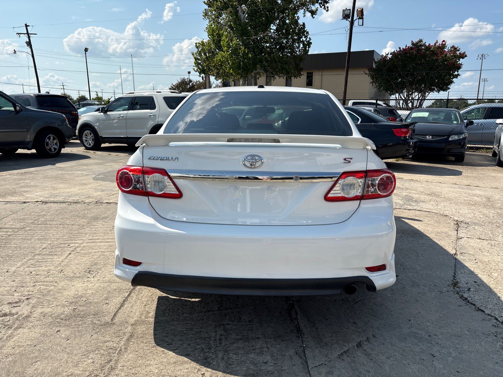 2013 Toyota Corolla Image 6