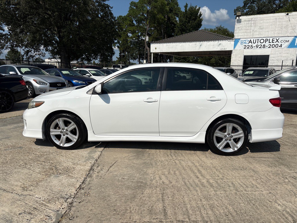 2013 Toyota Corolla Image 8