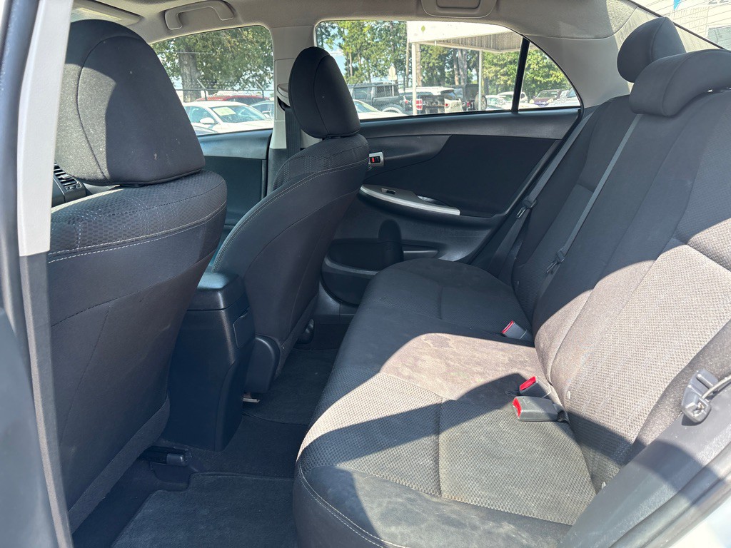 2013 Toyota Corolla Image 10