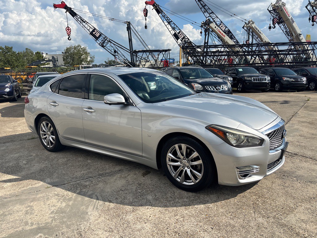 2017 INFINITI Q70 Image 7