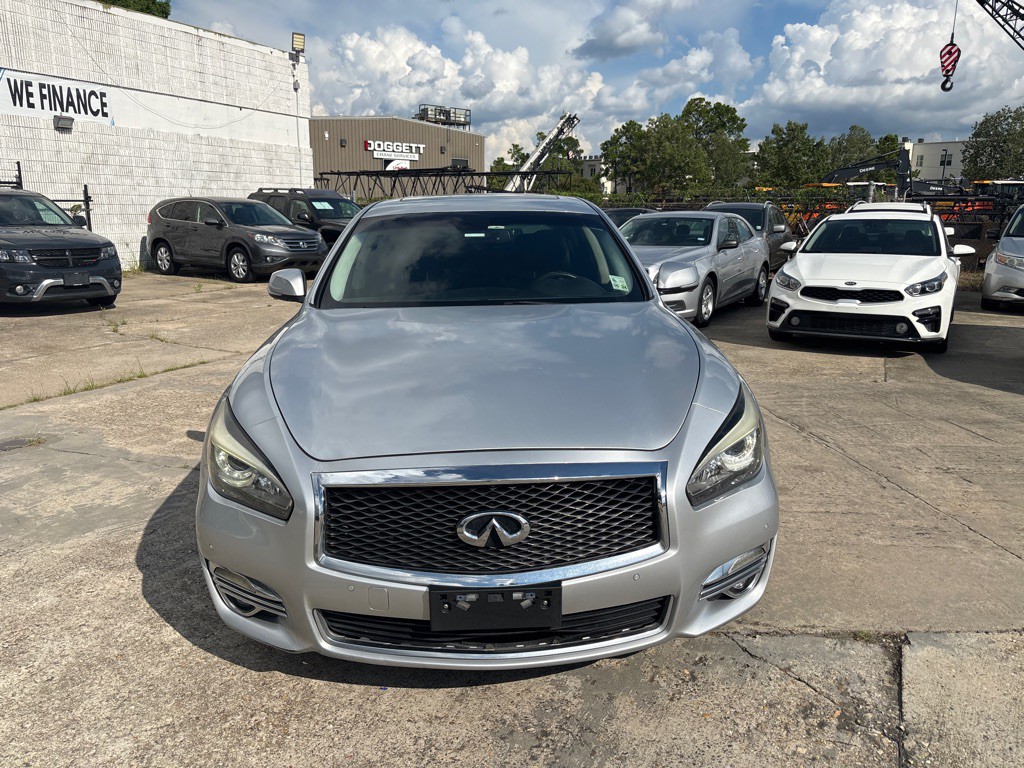 2017 INFINITI Q70 Image 8