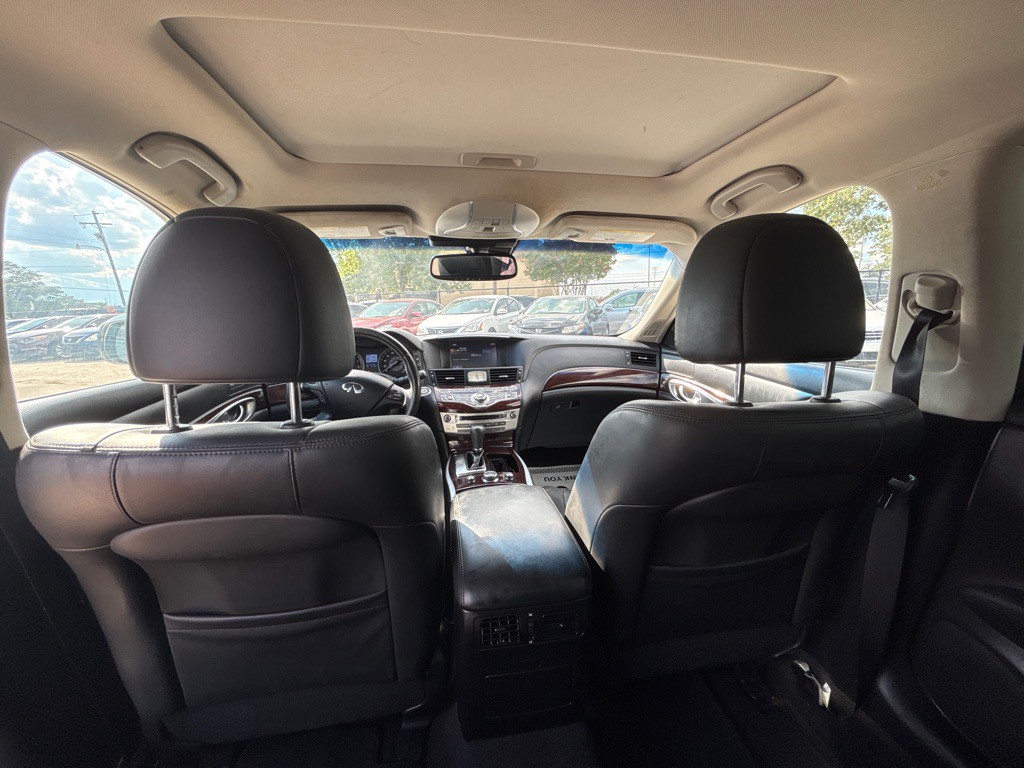 2017 INFINITI Q70 Image 18