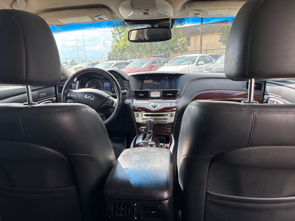 2017 INFINITI Q70 Image 22