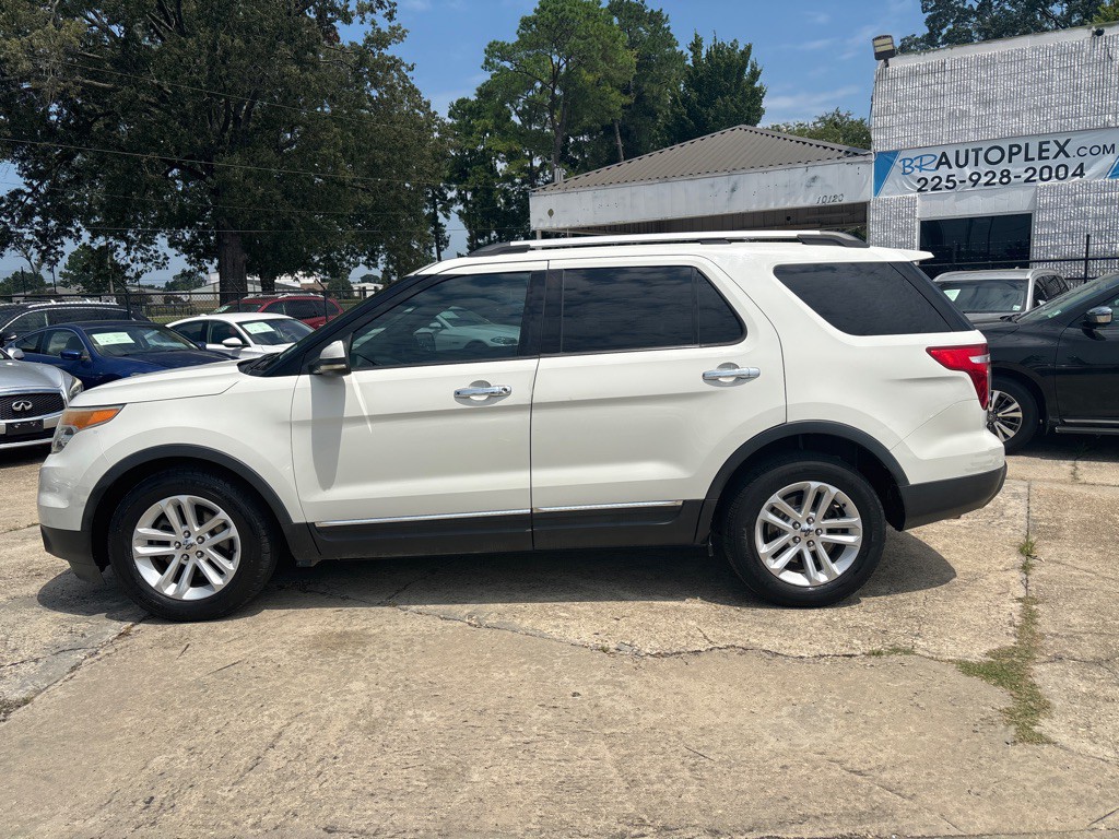 2011 Ford Explorer Image 2