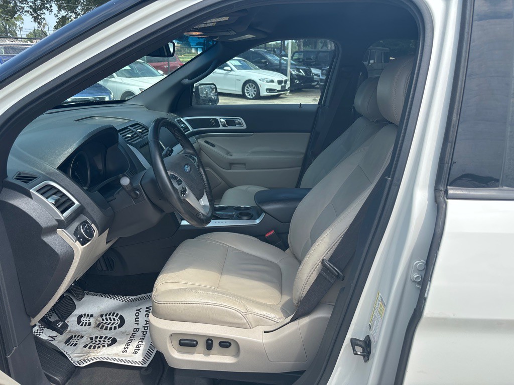 2011 Ford Explorer Image 9