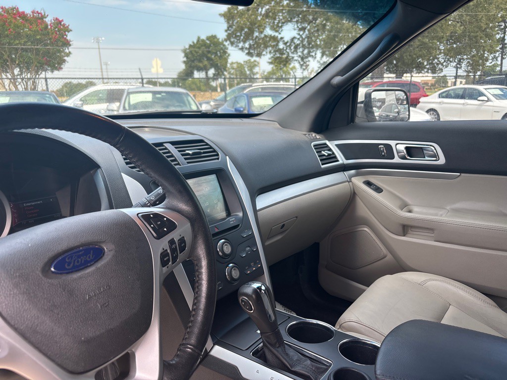 2011 Ford Explorer Image 10