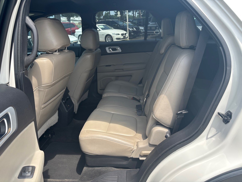 2011 Ford Explorer Image 16