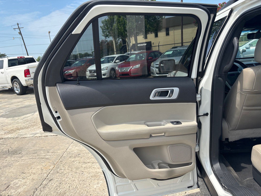 2011 Ford Explorer Image 20
