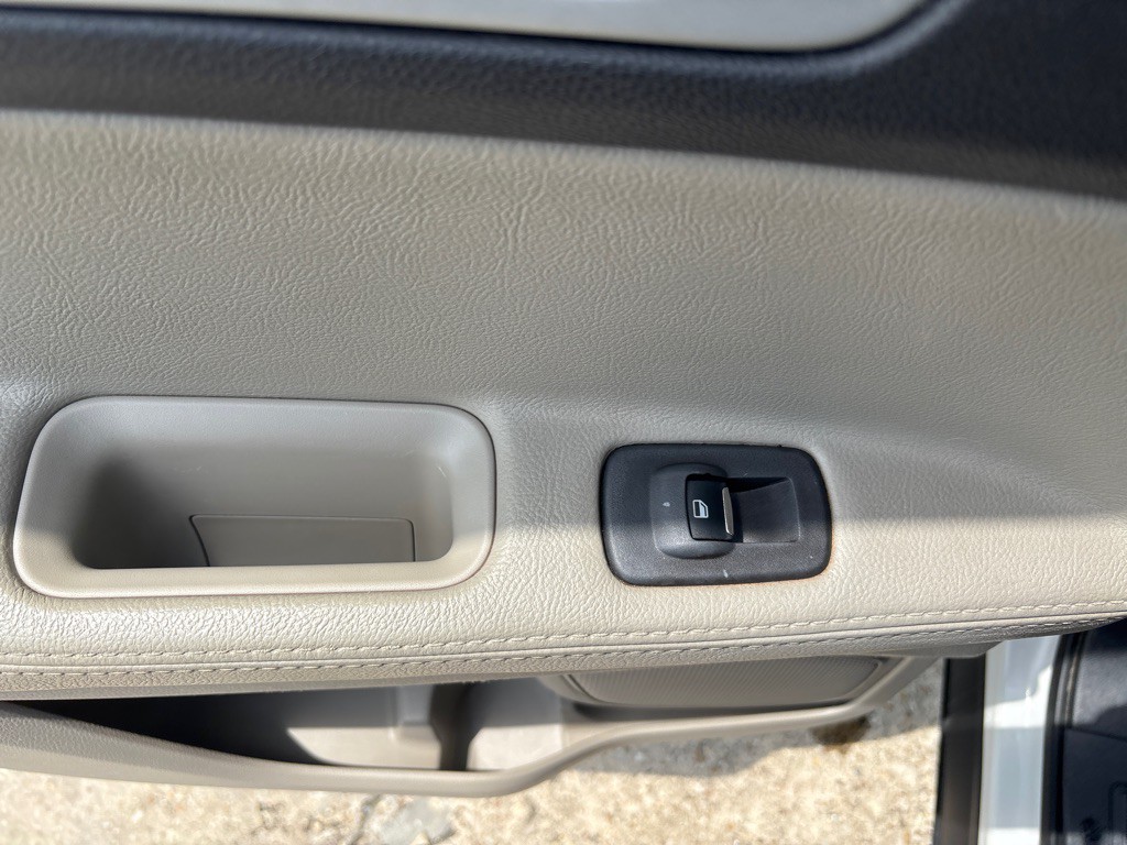 2011 Ford Explorer Image 21
