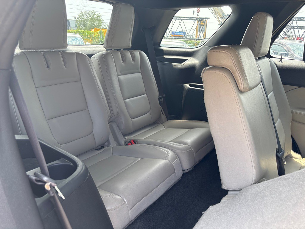 2011 Ford Explorer Image 24