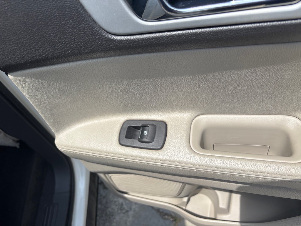 2011 Ford Explorer Image 26