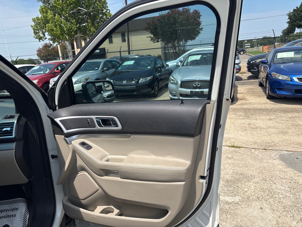 2011 Ford Explorer Image 29