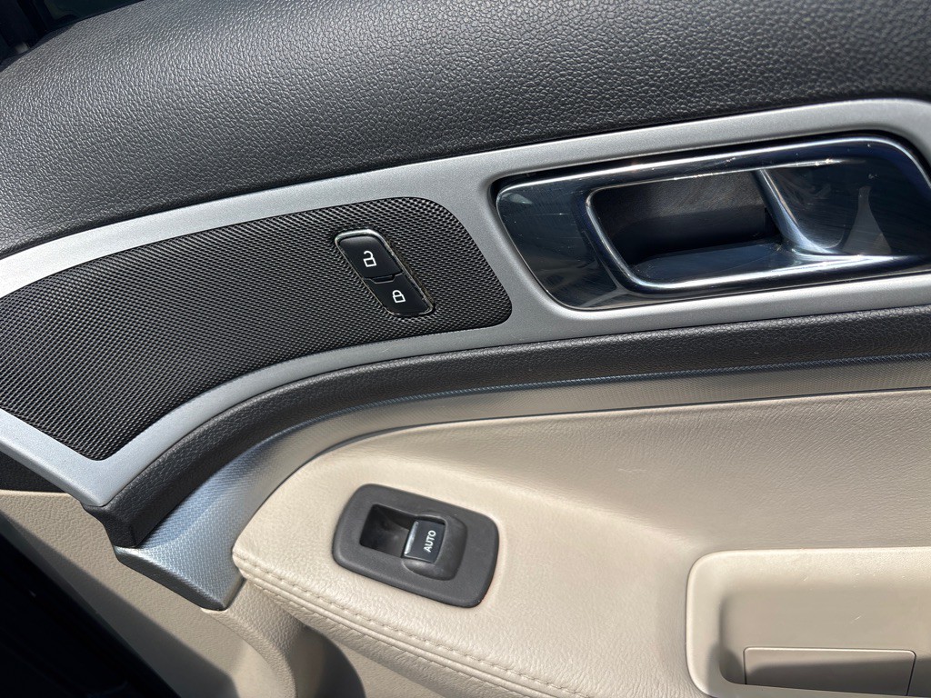 2011 Ford Explorer Image 30