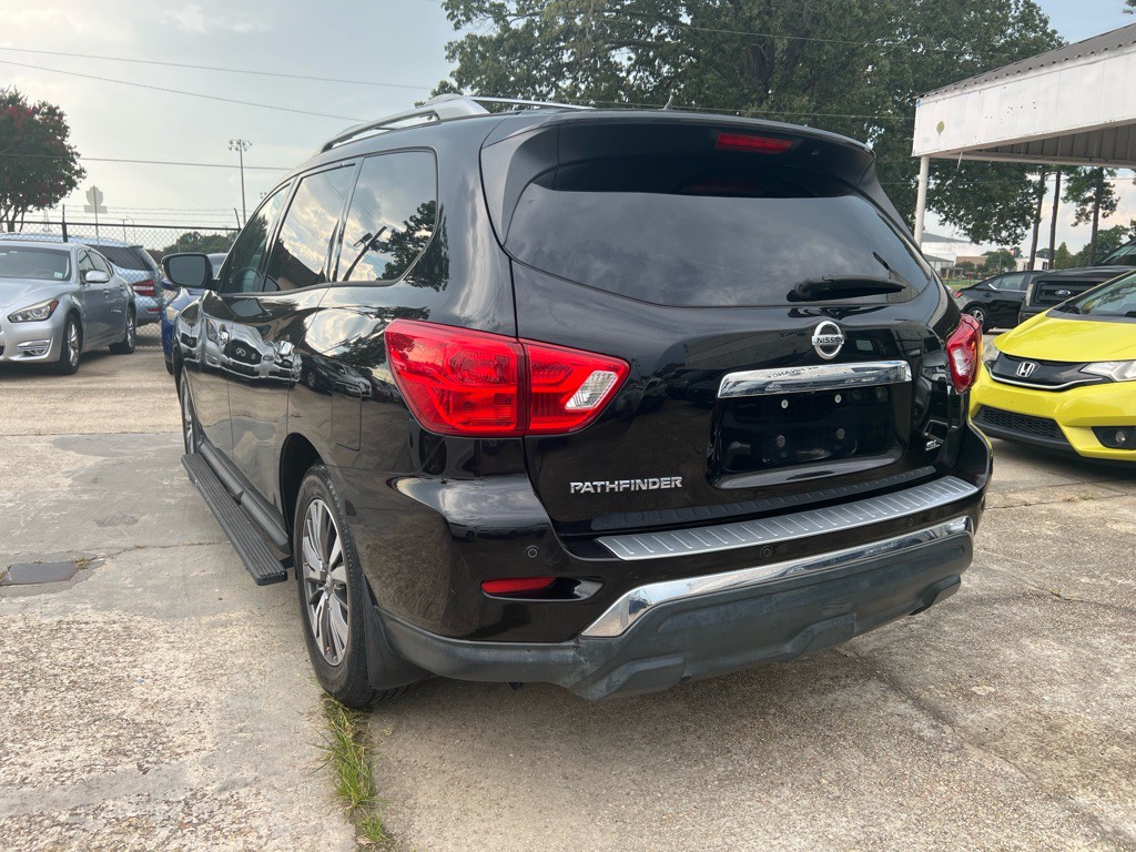 2017 Nissan Pathfinder Image 8