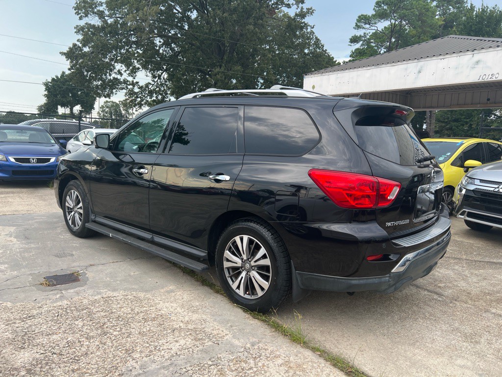 2017 Nissan Pathfinder Image 9