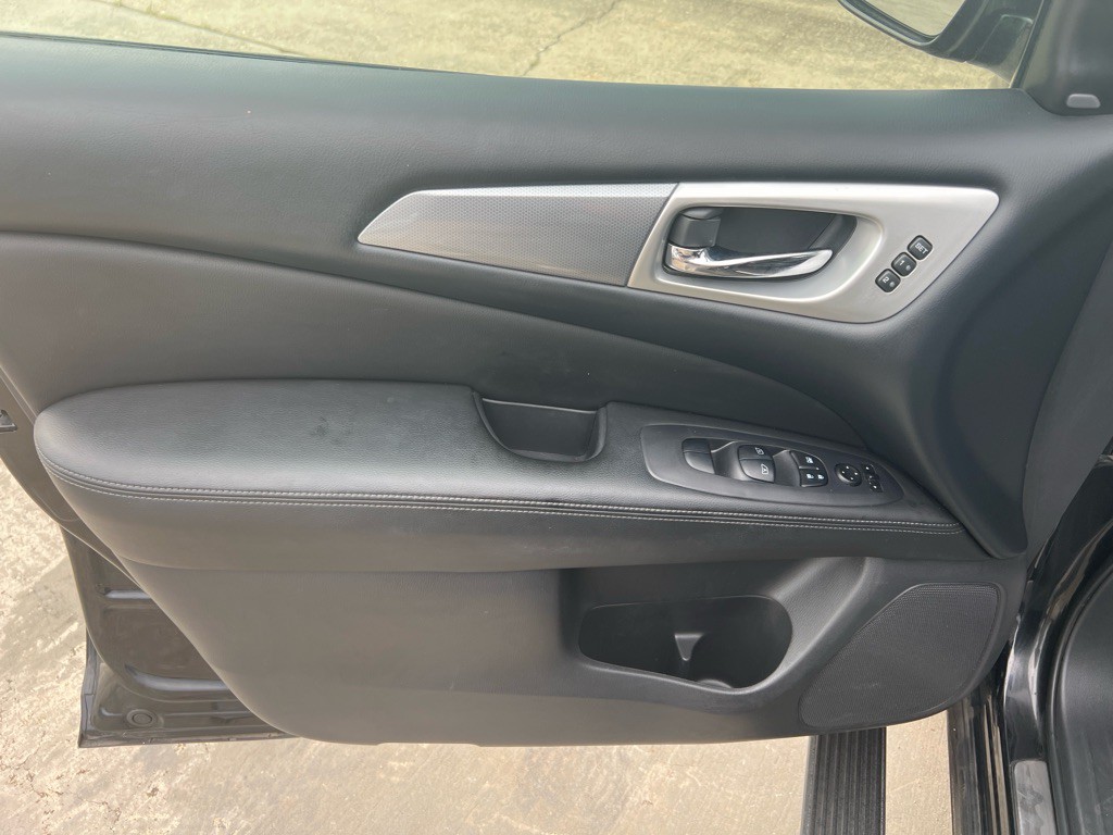 2017 Nissan Pathfinder Image 20