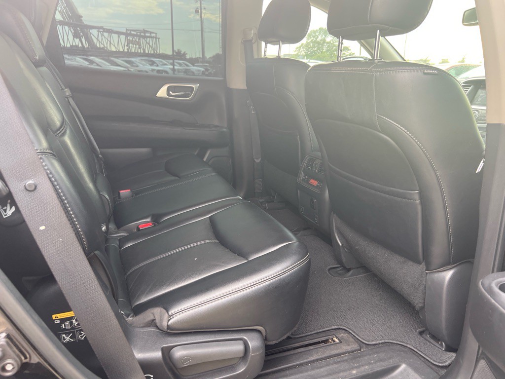2017 Nissan Pathfinder Image 25