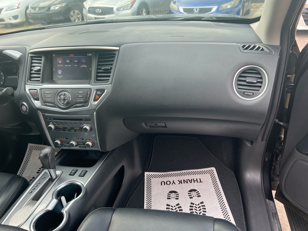 2017 Nissan Pathfinder Image 28