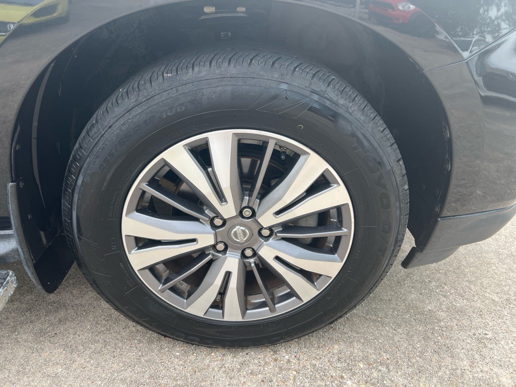 2017 Nissan Pathfinder Image 29