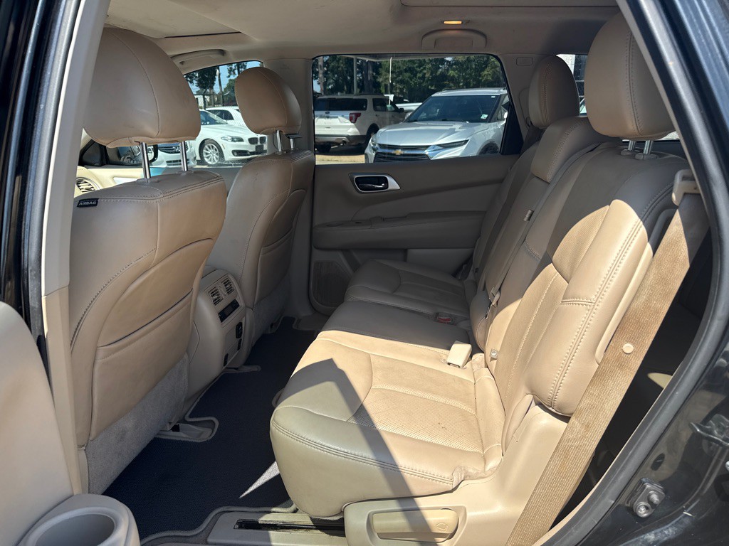 2015 Nissan Pathfinder Image 11
