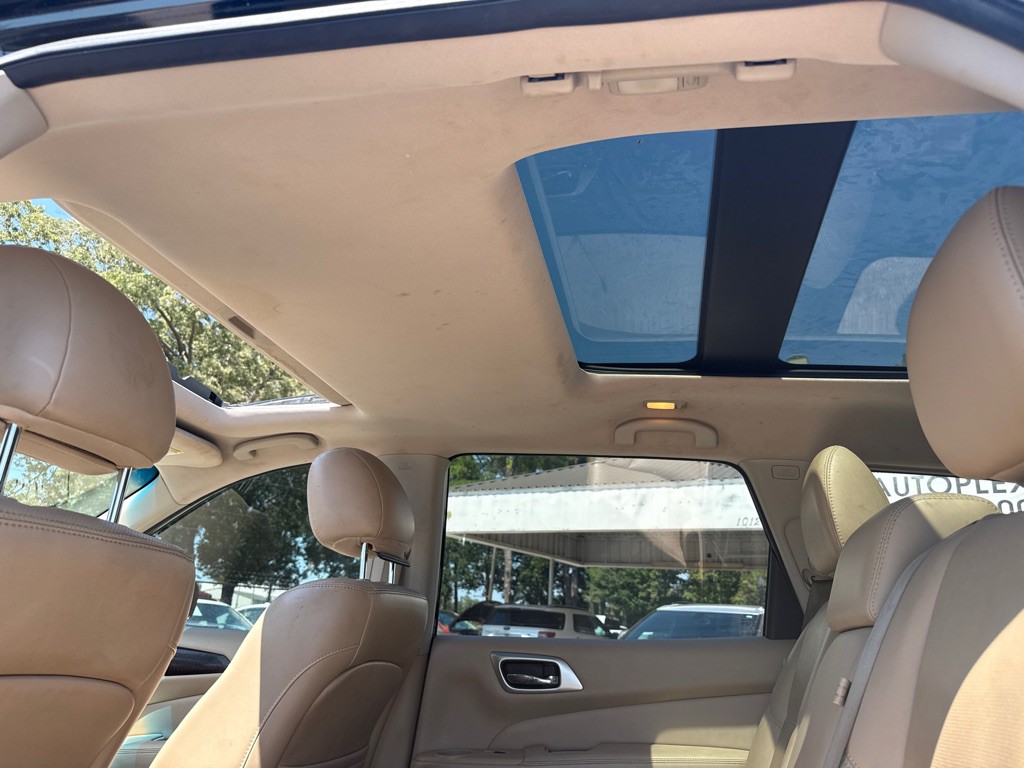 2015 Nissan Pathfinder Image 18