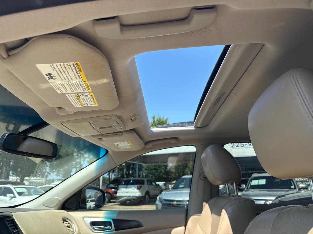 2015 Nissan Pathfinder Image 19