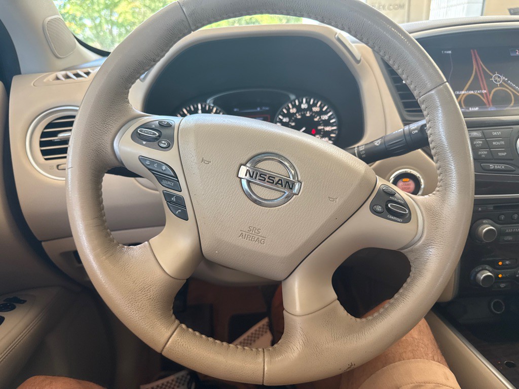 2015 Nissan Pathfinder Image 25