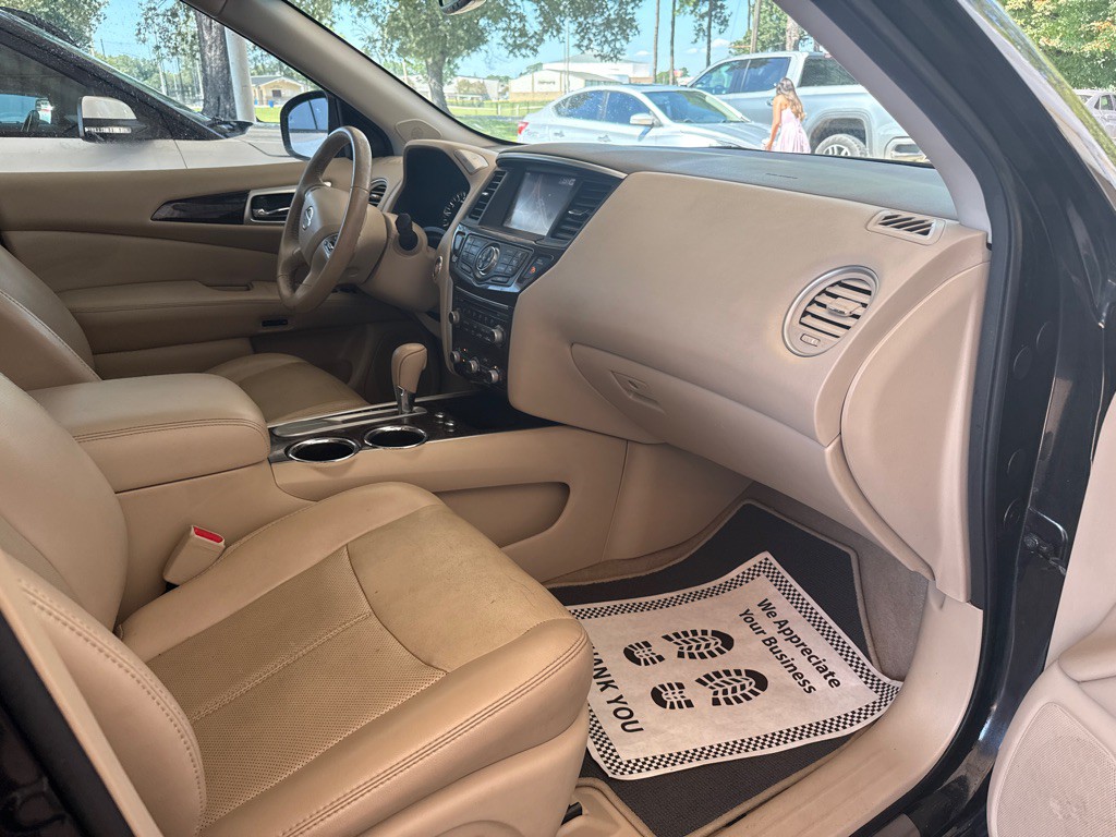 2015 Nissan Pathfinder Image 34