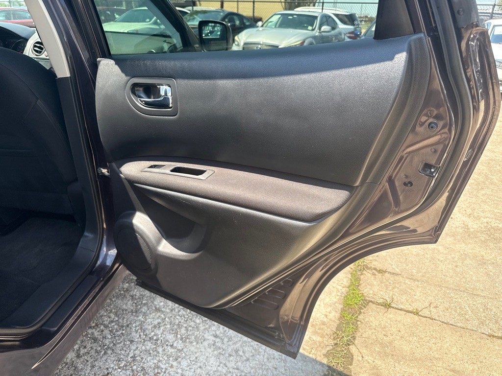2015 Nissan Rogue Image 15