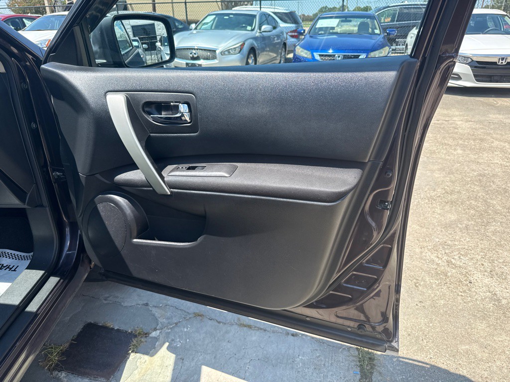 2015 Nissan Rogue Image 18