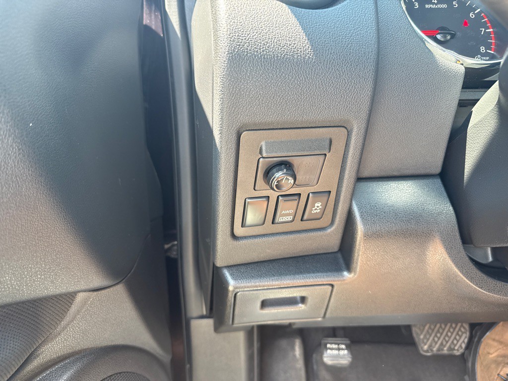 2015 Nissan Rogue Image 26