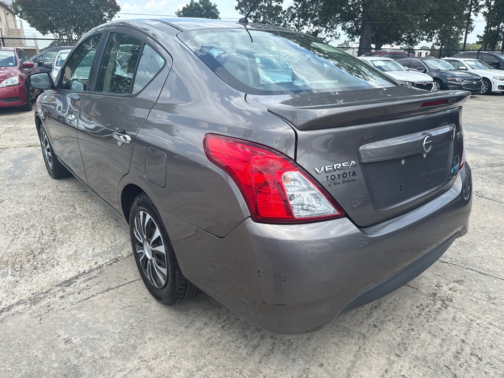 2016 Nissan Versa Image 8