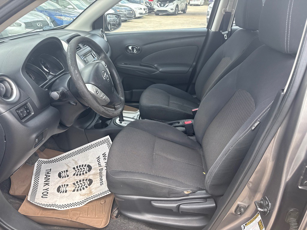 2016 Nissan Versa Image 10