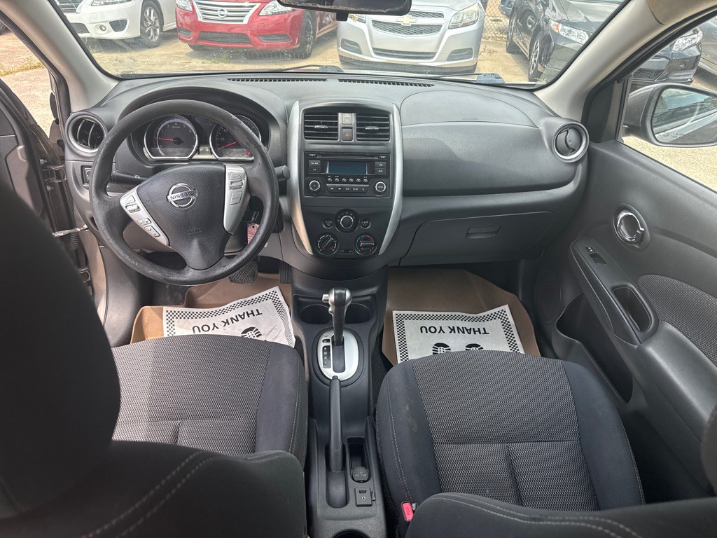2016 Nissan Versa Image 12