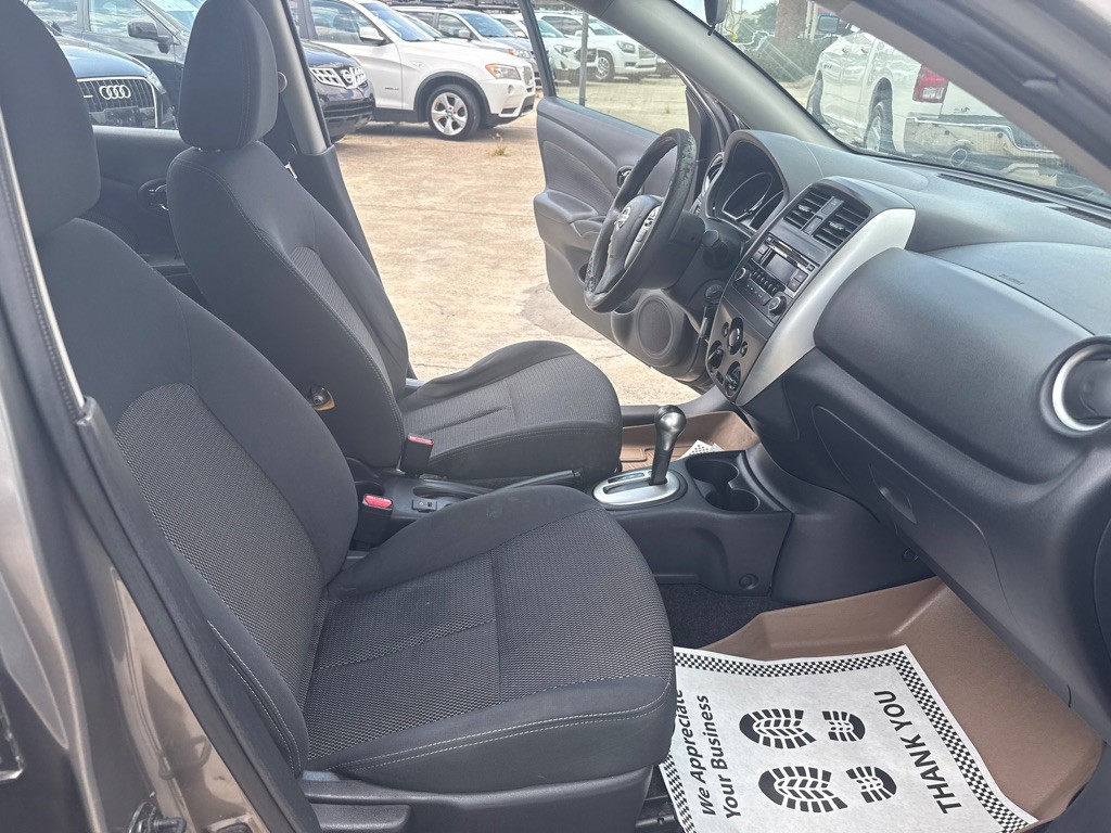 2016 Nissan Versa Image 23