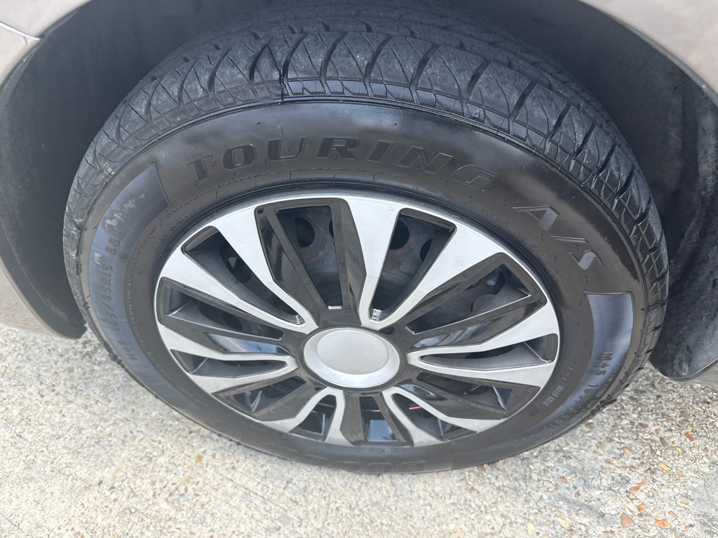 2016 Nissan Versa Image 29
