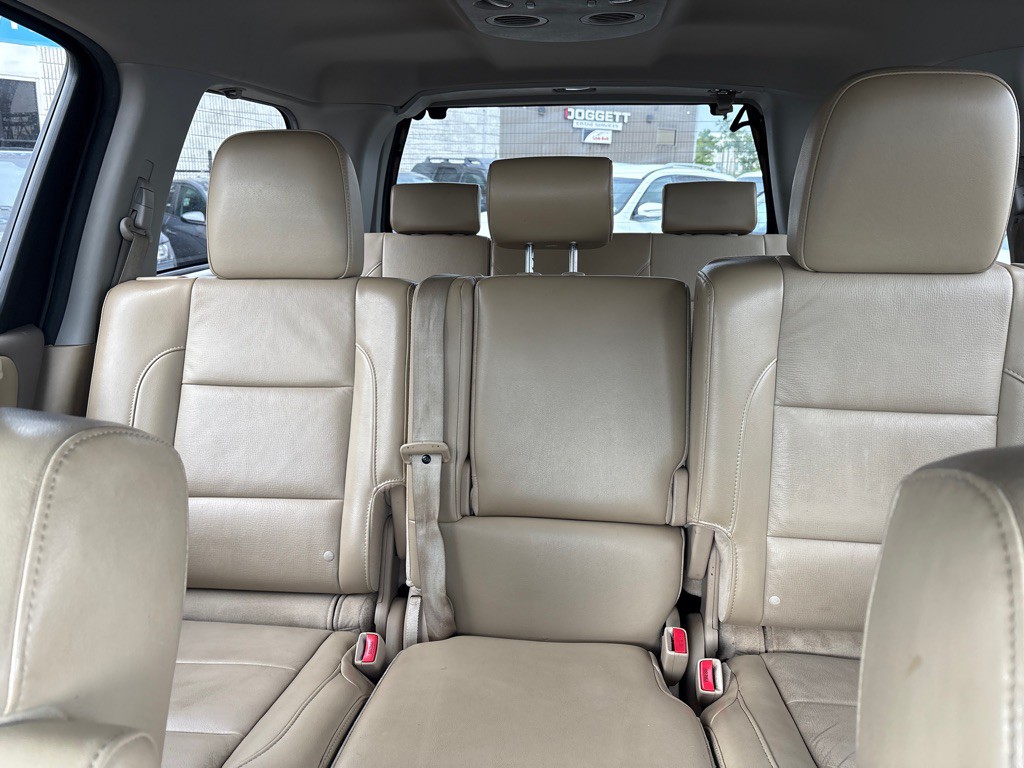 2012 Nissan Armada Image 18