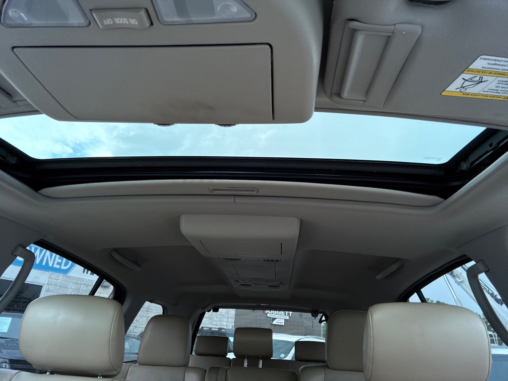 2012 Nissan Armada Image 20