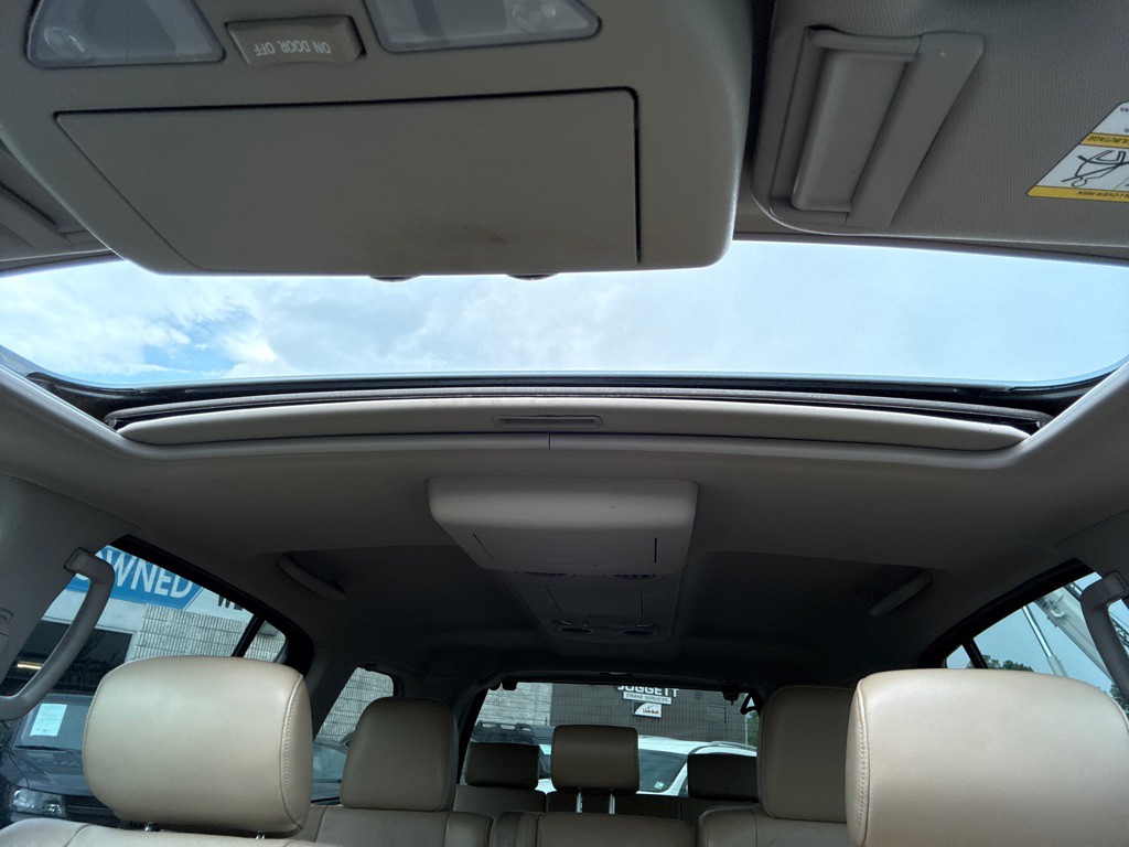 2012 Nissan Armada Image 21