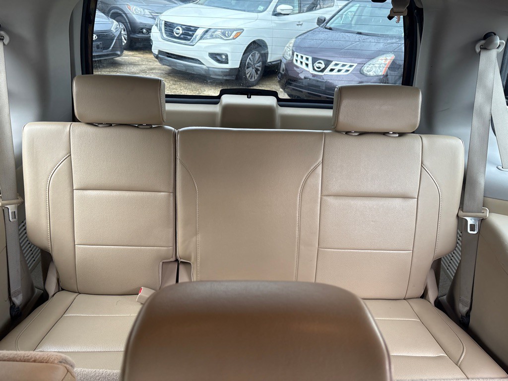 2012 Nissan Armada Image 23