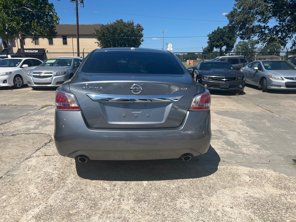 2015 Nissan Altima Image 10