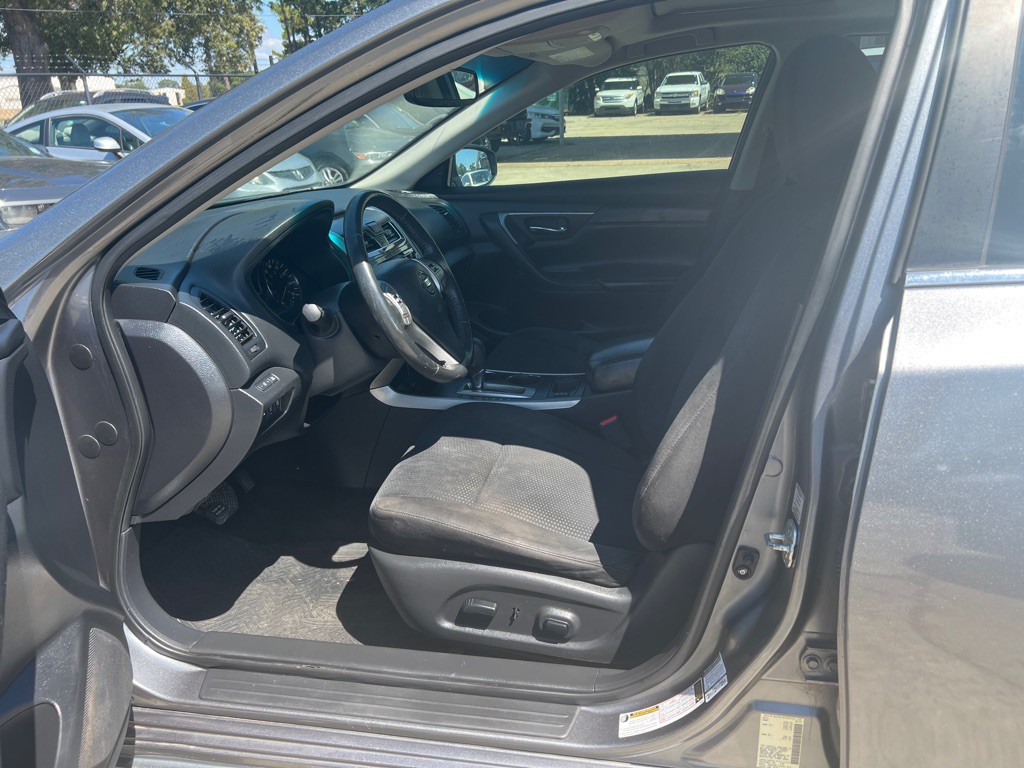 2015 Nissan Altima Image 15