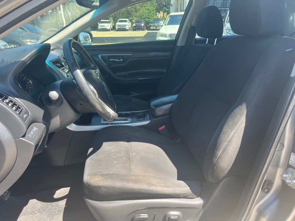 2015 Nissan Altima Image 16