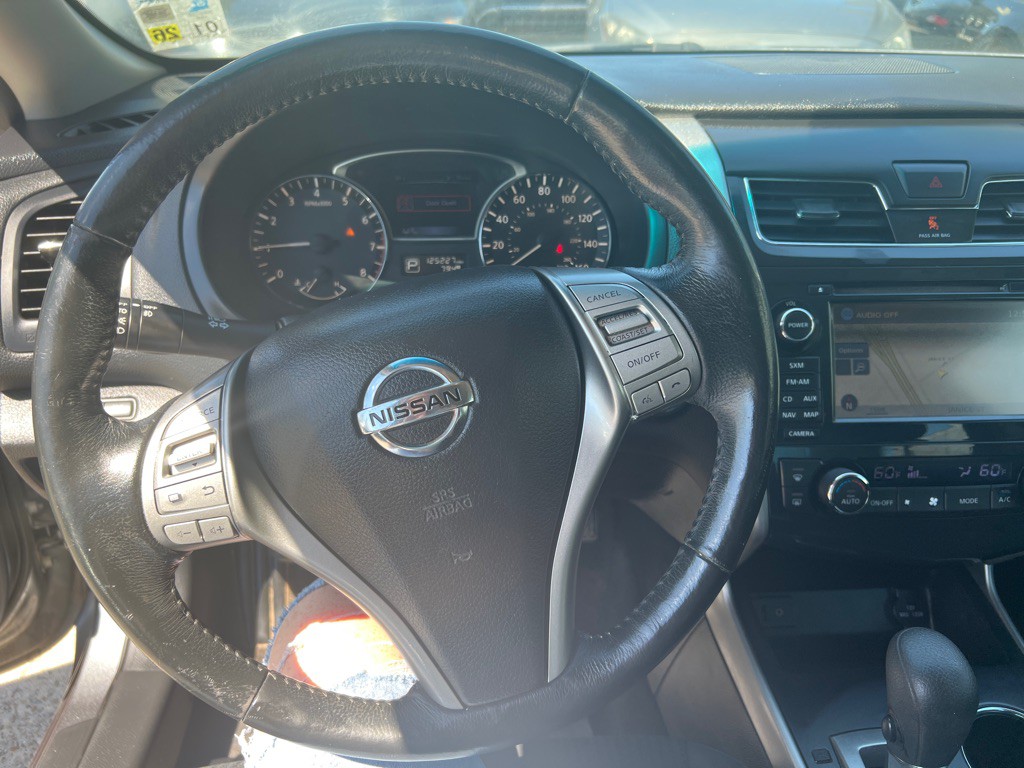 2015 Nissan Altima Image 17