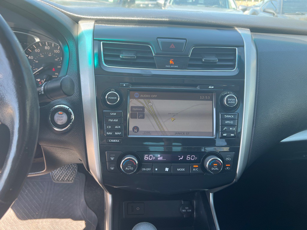 2015 Nissan Altima Image 19