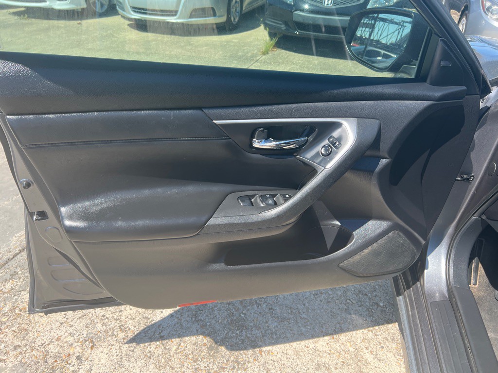 2015 Nissan Altima Image 24