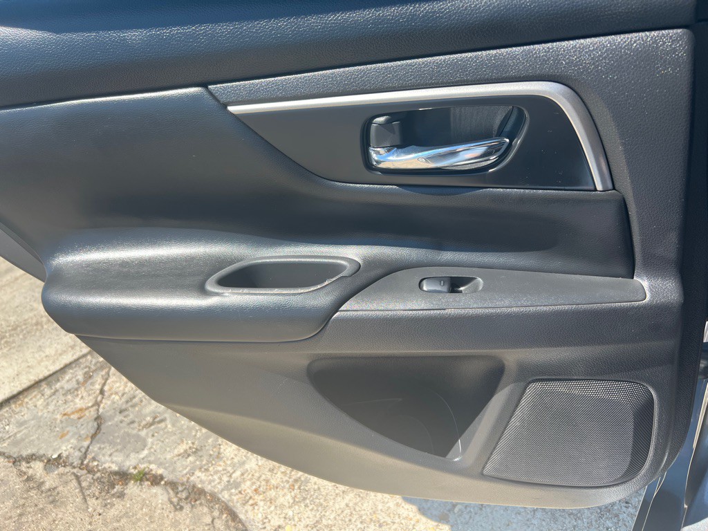 2015 Nissan Altima Image 29