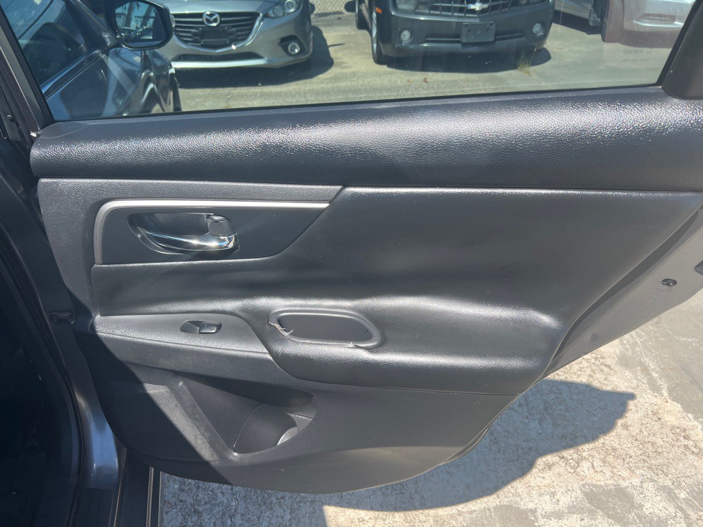 2015 Nissan Altima Image 38